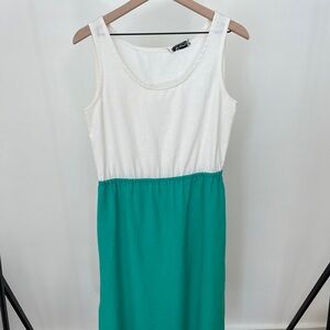 1970s Vintage White and Green Sleeveless Linen Dress, Casual Summer Dress